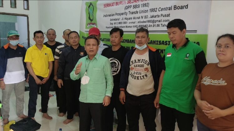 SBSI 1992 Adakan Diklat Pengurus Komisariat PT Affinity Health Indonesia di Surabaya
