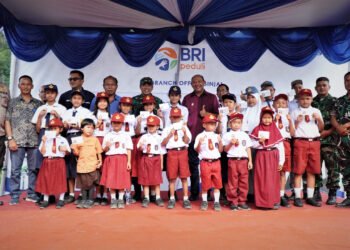 BRI Peduli Beasiswa Rp100 juta, Afandin Himbau Perusahaan Lain Salurkan CSR