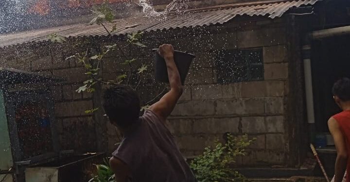 Lima Unit Damkar Padamkan Kebakaran empat Ruko DiGunung Putri