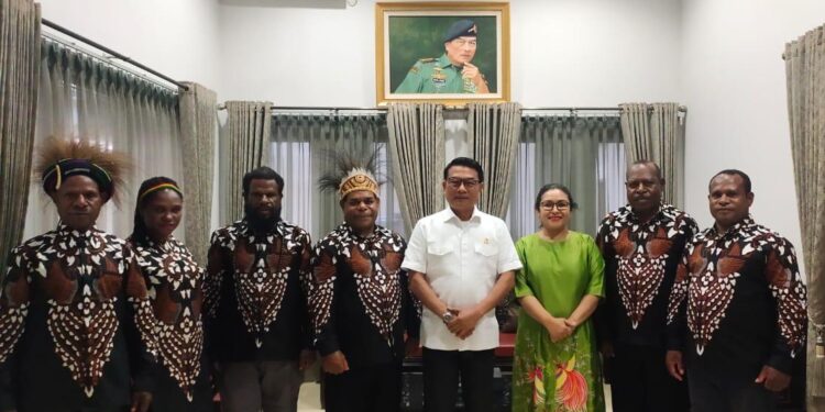 Tokoh Adat Papua Minta Lenis Kogoya Sebagai Caretaker Gubernur Pegunungan Tengah