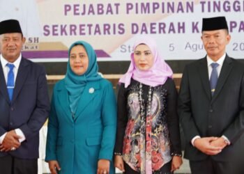 Syah Afandin Terima Penghargaan Nasional ‘Dewi Sartika Award’ dari Kemendikbud