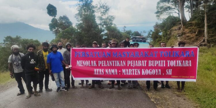 Marten Kogoya Dinilai Tak Akan Netral, Massa Tolak Pelantikan Pj Bupati Tolikara