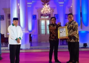 Terima Dua Penghargaan Dalam Acara TTGN 2022 DiCirebon Kades Bojong Kulur Sampaikan Ini