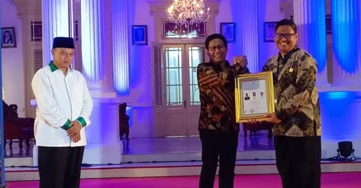 Terima Dua Penghargaan Dalam Acara TTGN 2022 DiCirebon Kades Bojong Kulur Sampaikan Ini