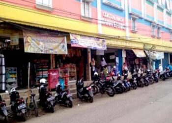 Sebabkan Kemacetan Parkir Liar Dipasar Wanahaerang Dikeluhakan Penguna Jalan