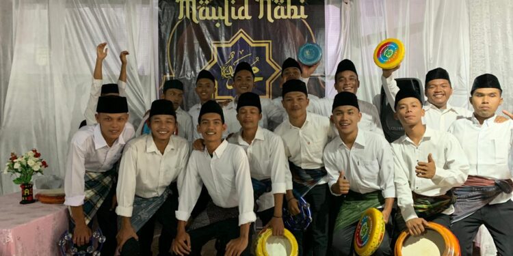 Adakan Acara Maulid Nabi Muhmmad SAW, Pemuda Kampung Darek Gelar Kegiatan Positif Hilangkan Cap Identik Kejahatan