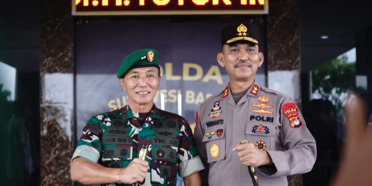 Jaga Soliditas TNI – Polri, Pangdam XIV Hasanuddin Berkunjung ke Polda Sulbar
