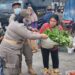 Cegah Terjadinya Kemacetan, Satpol PP Kota Medan Secara Rutin Menghimbau Pedagang Pasar Sei Kambing dan Pasar Kampung Lalang Untuk Tidak Berjualan Diatas Badan Jalan