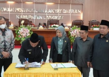 Plt Bupati Langkat Bersama DPRD Sepakati KUA/PPAS R APBD 2023