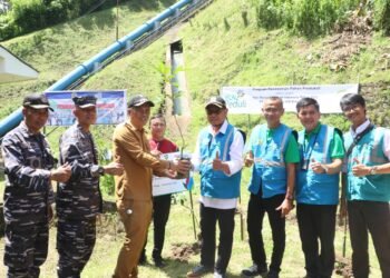Jaga Kelestarian Alam, PLN Tanam 18.500 Pohon Mangrove dan 16.500 Pohon Produktif Tersebar di 3 Provinsi