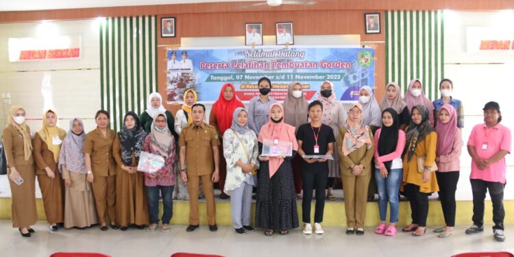 Wujudkan Pelaku IKM Baru Di Kota Medan, Dinas Perindustrian Kota Medan Adakan Pelatihan Pembuatan Gorden Bagi Masyarakat Medan Belawan