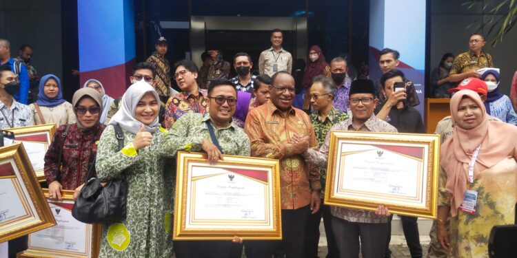 Kelurahan Tanjung Mulia Hilir Kecamatan Medan Deli Kota Medan Juara Harapan I Lomba Desa/Kelurahan Terbaik Tingkat Regional Sumatera