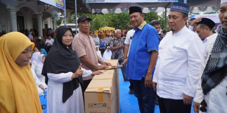 Hadiri Pelantikan Al Hidayah, Afandin: Kaum Ibu Mitra Kuat Pemerintah Mewujudkan Pembangunan