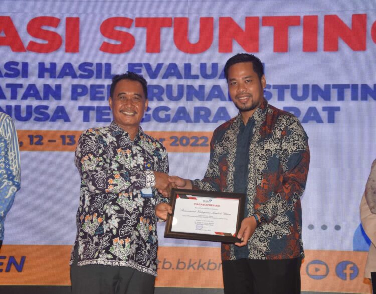 Komitmen Turunkan Stunting Pemkab Lombok Utara Raih Piagam dari BKKBN