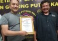 Kapolsek Gunung Putri Terima Piagam Dari Ketua Lintas Ormas, Sinergitas Polisi dan Ormas