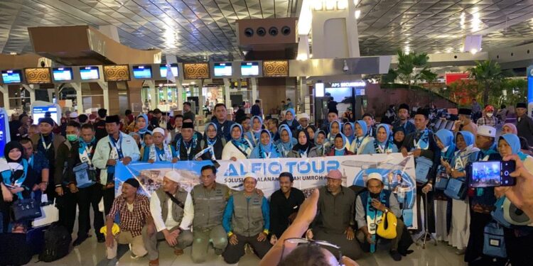 Alfiqtor Travel Berijin, Lepas 50 Peserta Jemaah Umroh Ke Tanah Suci Mekkah