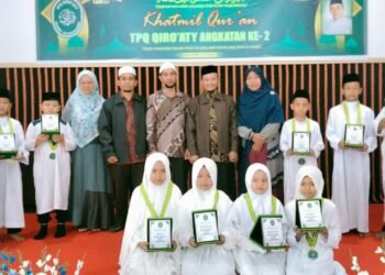 TPQ Qiiro’aty Kabupaten Gayo Lues Wisuda 12 Santri di The Legen Hotel