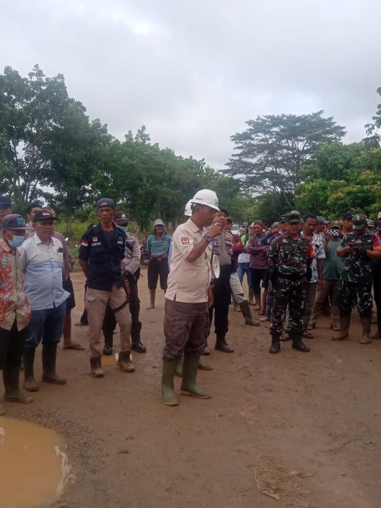 Ratusan Buruh PT MAR Kubu Raya Demo Tuntut Penghapusan Upah Murah
