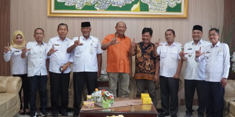 Syah Afandin Terima Audiensi dari Asosiasi Guru Agama Islam dan Persatuan Tukang Bakso
