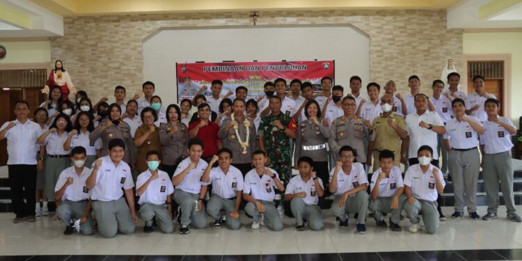 Kapolres Pematang Siantar Berikan Penyuluhan Tentang Bahaya Penyalahgunaan Narkoba ke Siswa SMA RK Budi Mulia