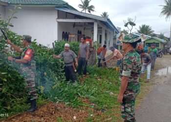 Menyongsong Bulan Suci Ramadhan, Muspika Blangpegayon Gelar Gotong Royong Massal