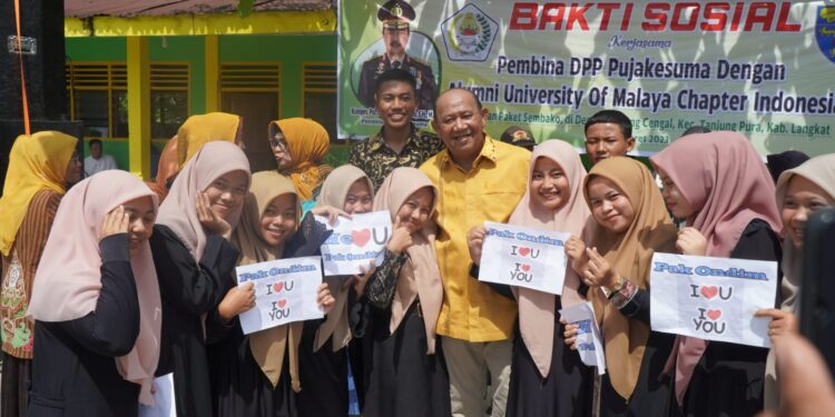 Syah Afandin Hadiri Baksos dan Pelantikan Pengurus Ikatan Alumni Kebidanan Langkat