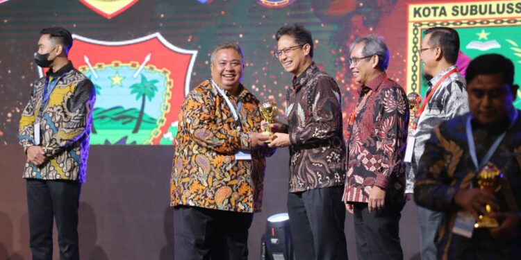 Wujudkan Implementasi JKN-KIS, Gayo Lues Raih Penghargaan UHC Award 2023