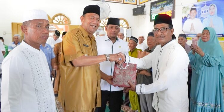 IPHI & PT LNK Berikan Bantuan ke Kaum Dhuafa, Afandin Berterima Kasih