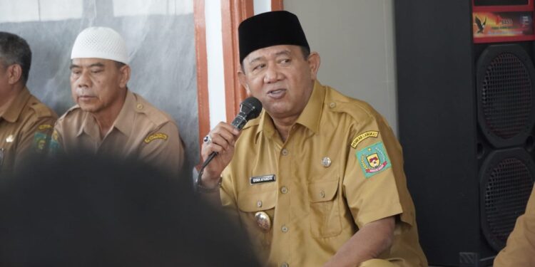 Sholat Zuhur Jadi Imam, Usainya Afandin Isi Tausiyah
