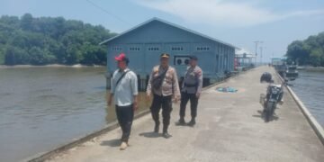 Polres Kayong Utara Datangi TKP adanya aduan masyarakat tentang Kebakaran Di Kawasan Hutan di Pangkalan Pendaratan Ikan