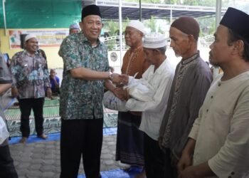 500 Paket Sembako Diserahkan Syah Afandin untuk Kaum Dhuafa di 5 Kecamatan
