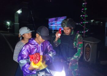 Cegah Kegiatan Ilegal Jelang Hari Lebaran, Satgas Pamtas RI-MLY Yonarmed 19/105 Trk Bogani Laksanakan Sweeping Malam Hari