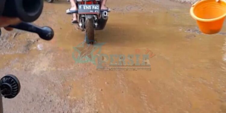 Perlu Dievaluasi Kinerja UPTD Jalan dan Jembatan Dinas PUPR Kabupaten Bogor, Jalur Puncak Dua Bogor Rusak Parah