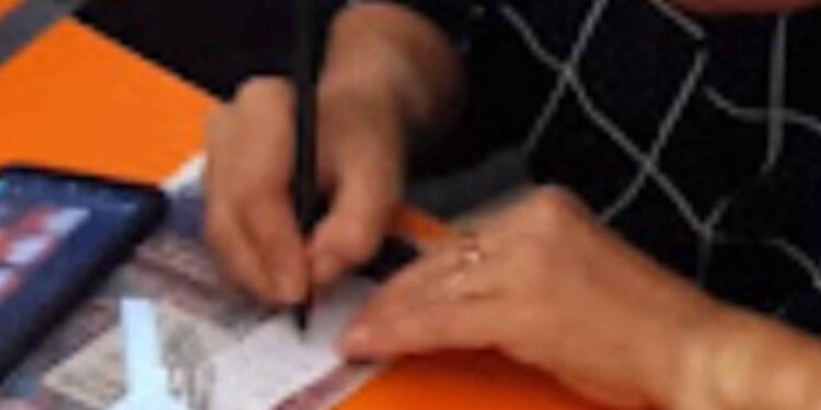 Terang-Terangan Judi Togel di Warkop Pasar Sungai Durian Sintang, Harap APH Bertindak