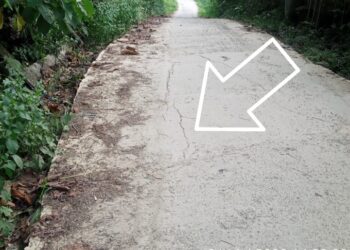Patut Dipertanyakan Kualitasnya !! Pembangunan Jalan Anggaran Dana APBD Di Kp. Lamping Binong Desa Cibatutiga Rusak