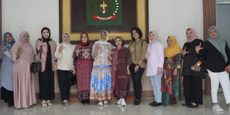 Ny Endang Kurniasih Terima Kunjungan Dekranas Pusat di Langkat