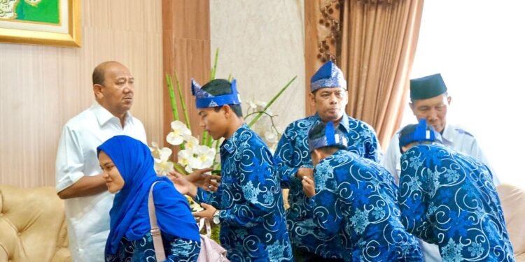 Syah Afandin Lepas Kafilah Langkat Ikuti STQ Sumut