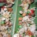 Unik !! Warga Cicadas Di RT 01/03 Makan Pakai Daun Pisang, Olvy : Momen Kebersamaan Di Acara Ngeliwet