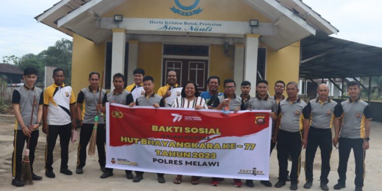 Sambut Hari Bhayangkara ke-77, Polres Melawi Melaksanakan Baksos di 5 Tempat Ibadah