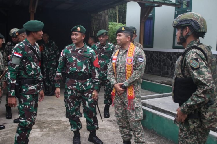 Tentara Diraja Malaysia Kunjungi Makotis Satgas Pamtas
