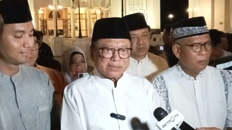 Oesman Sapta Odang (Oso) Ketum P.Hanura Bersama Jajaran Dan Muspida Menghadiri Gema Takbir Idul Adha 10 Dzulhijjah 1444 Yang Berkumandang Di Masjid Oesman Al-Khair