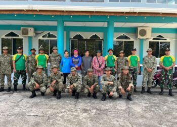 BANGUN SINERGITAS!! TNI AD DAN TDM BERSIHKAN MASJID DAN PEMAKAMAN KAMPUNG MELAYU LUBUK ANTU MALAYSIA