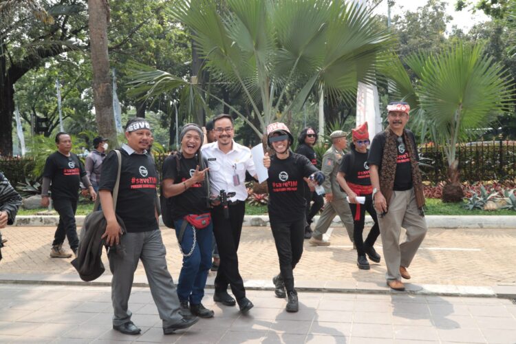 Forum Seniman Peduli Taman Ismail Marzuki Serahkan Dekrit Tentang Blud Yang Diserahkan Kedapa PJ Gubernur DKI Jakarta