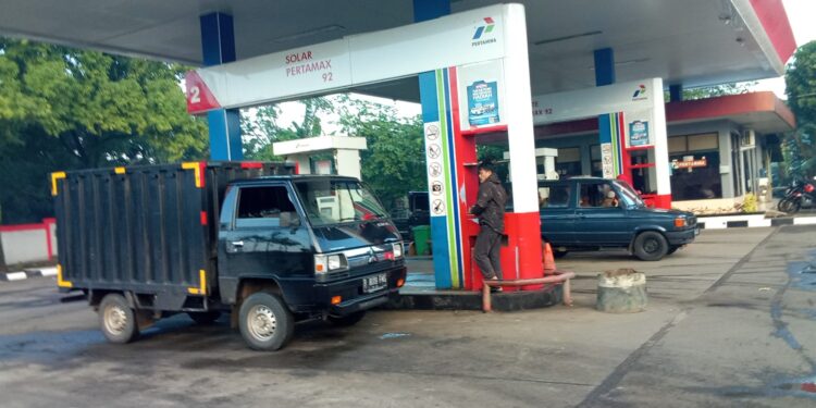 WoW… ! Oknum Aparat Diduga Terlibat Mafia BBM Subsidi, Sulap Kendaraan L300 Berkapasitas 2000 Liter