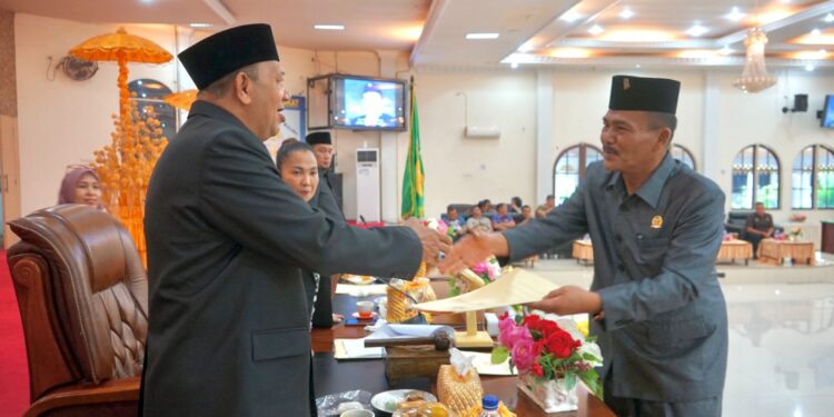 Syah Afandin Hadiri Paripurna KUPA dan PPAS P APDB Langkat