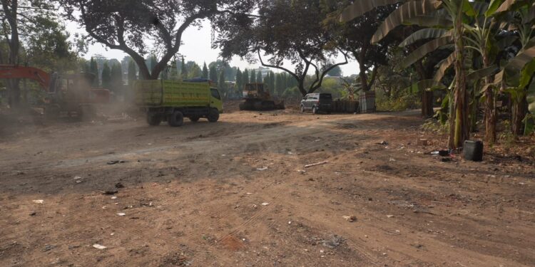 Sebabkan Polusi Udara, LSM Berkordinasi Nilai Proyek Urugan Tanah Adhikarya Abaikan K3