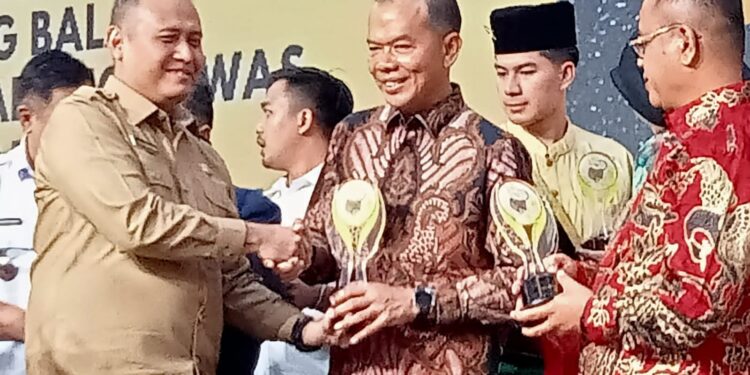 Langkat Dianugerahi “Kabupaten Informatif” Oleh Komisi Informasi Sumut