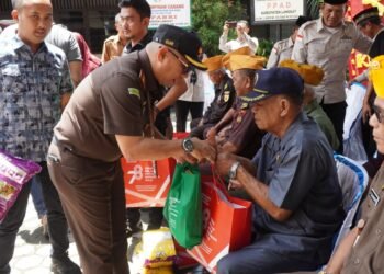 Hadiri Silaturahmi Veteran Pejuang 45, Syah Afandin Ikut Bagikan Sembako