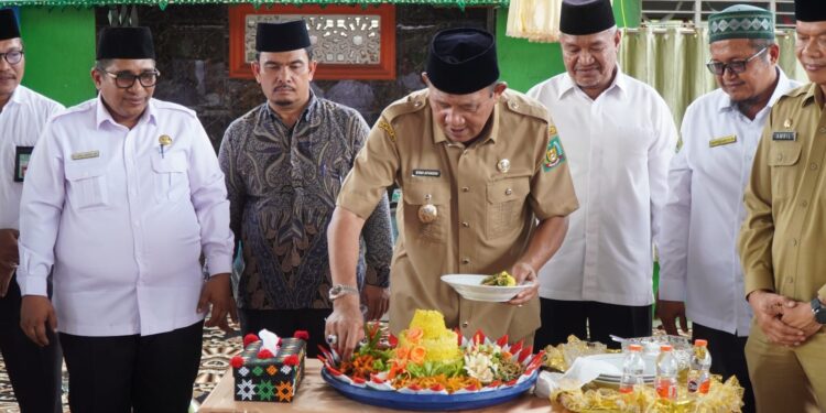 Plt Bupati Langkat Resmikan Musholla MTsN 3