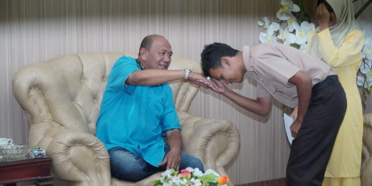 Dua Siswi Langkat Ikuti Dewan Parlemen Remaja DPR RI, Afandin: Saya Bangga